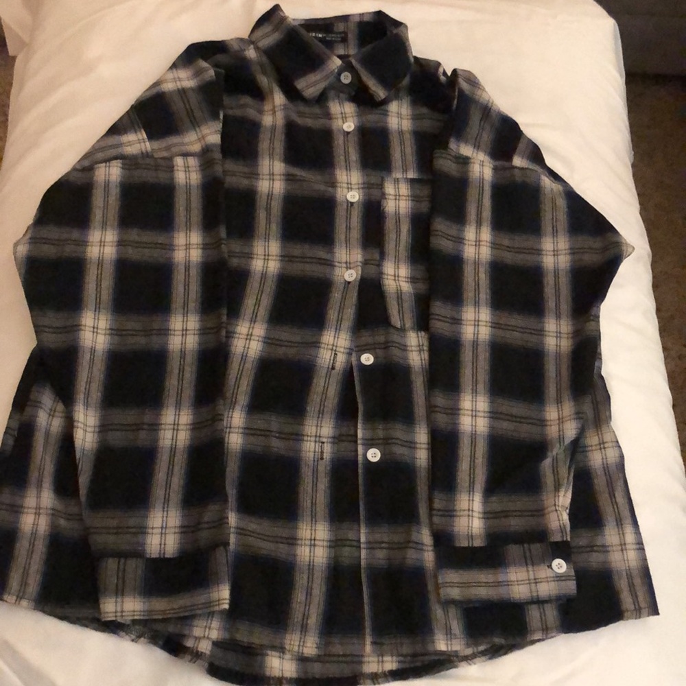 Size Large plaid navy and gray oversized shirt